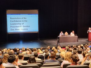 WVU faculty vote no confidence in Gee, call for Academic Transformation freeze during University Assembly